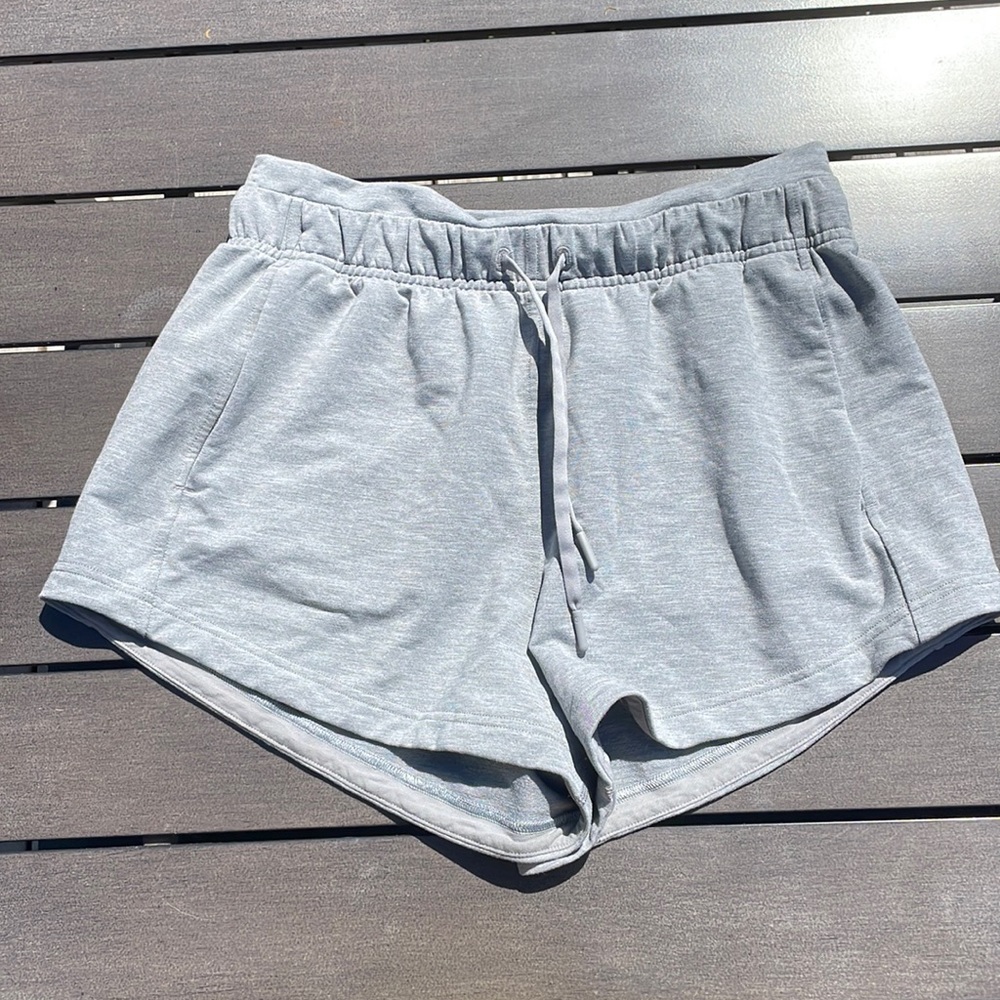Lululemon Inner Glow Short 3" *Modal Size 6 Heathered Core Light Grey